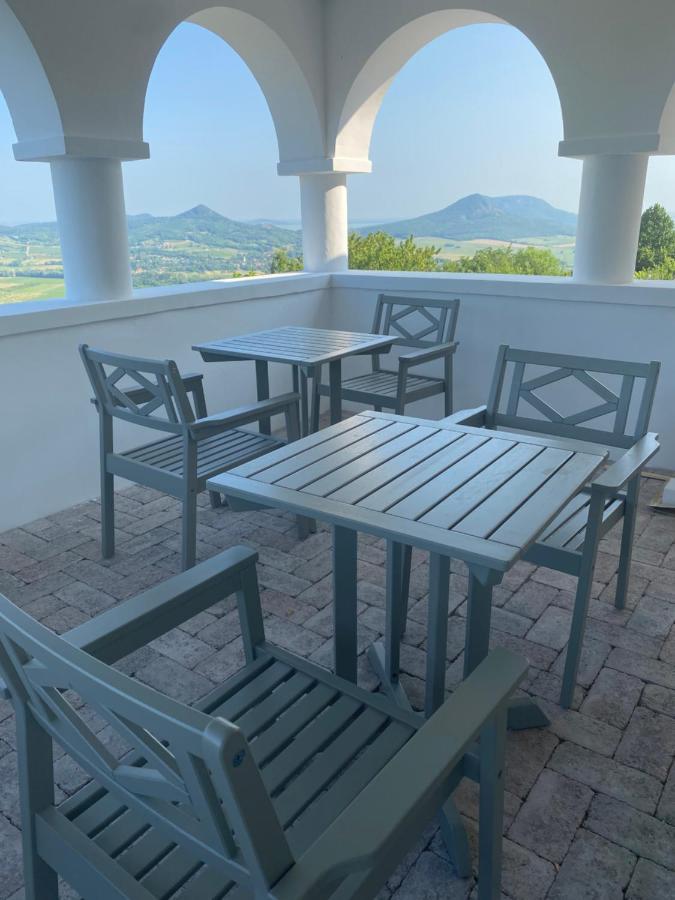 Chateau Segesdi Borapartman Gyulakeszi Екстер'єр фото
